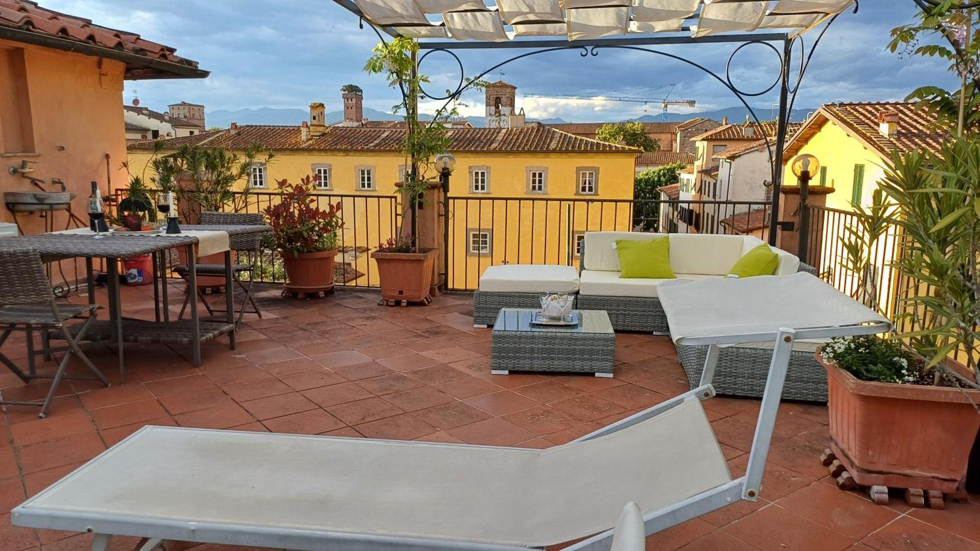 La Terrazza Fra Le Torri Appartement Lucca Buitenkant foto