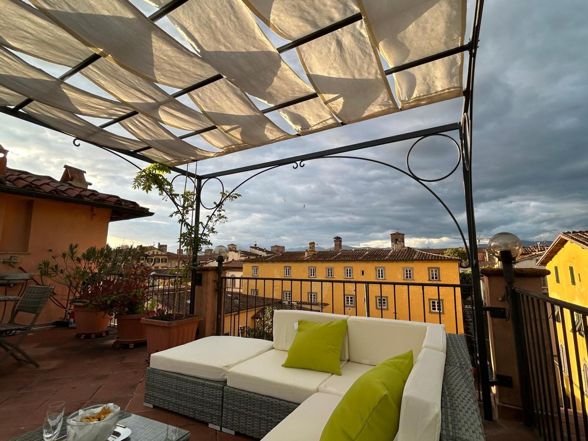La Terrazza Fra Le Torri Appartement Lucca Buitenkant foto